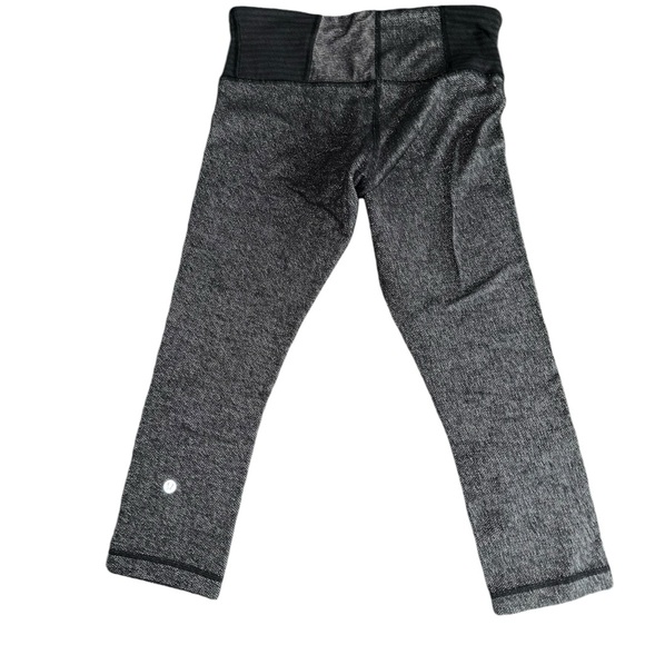 Lululemon Wunder Under Crop III - Picture 8 of 14